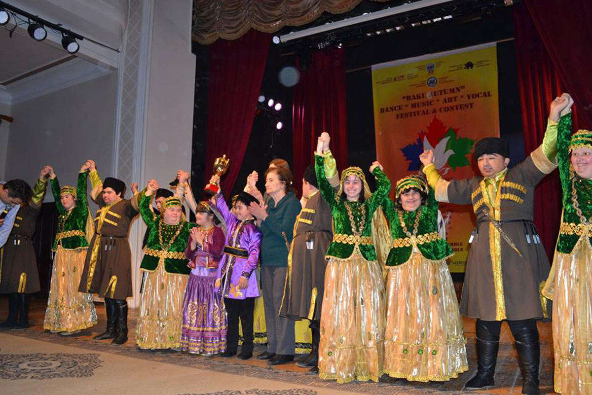 Дети с ограниченными возможностями здоровья очаровали бакинских зрителей