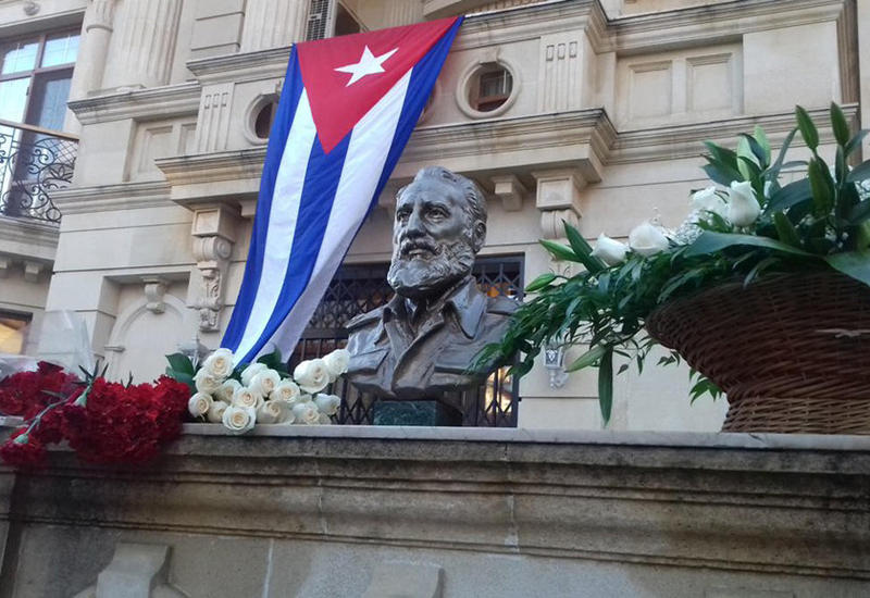 В Баку почтили память Фиделя Кастро