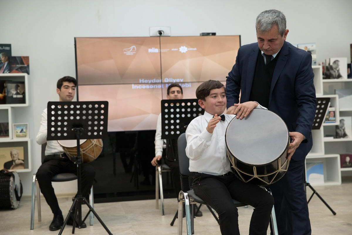 В Школе искусств Гейдара Алиева прошел тренинг на тему "Азербайджанские национальные музыкальные инструменты: история и современность"