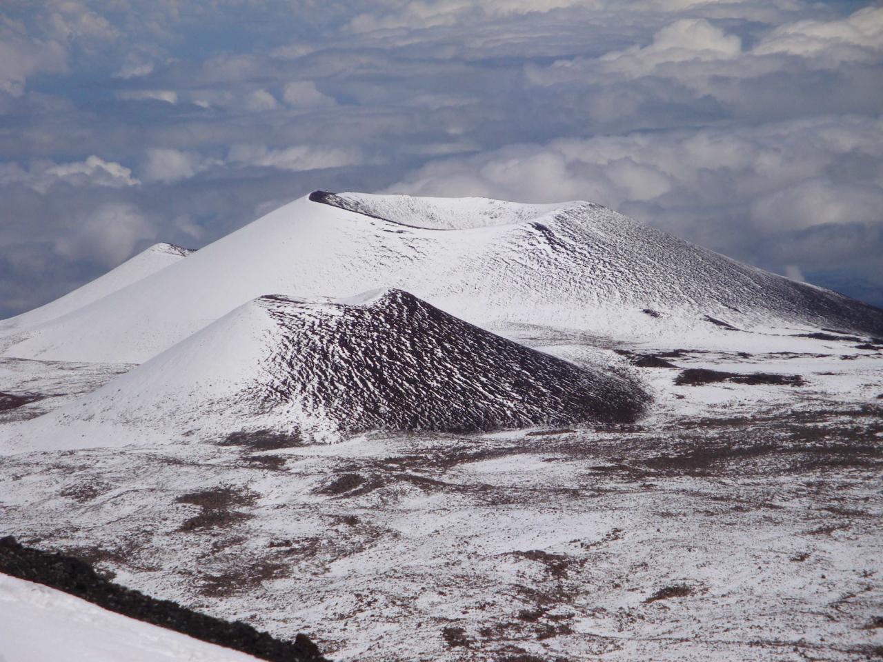 Снежная вершина вулкана
