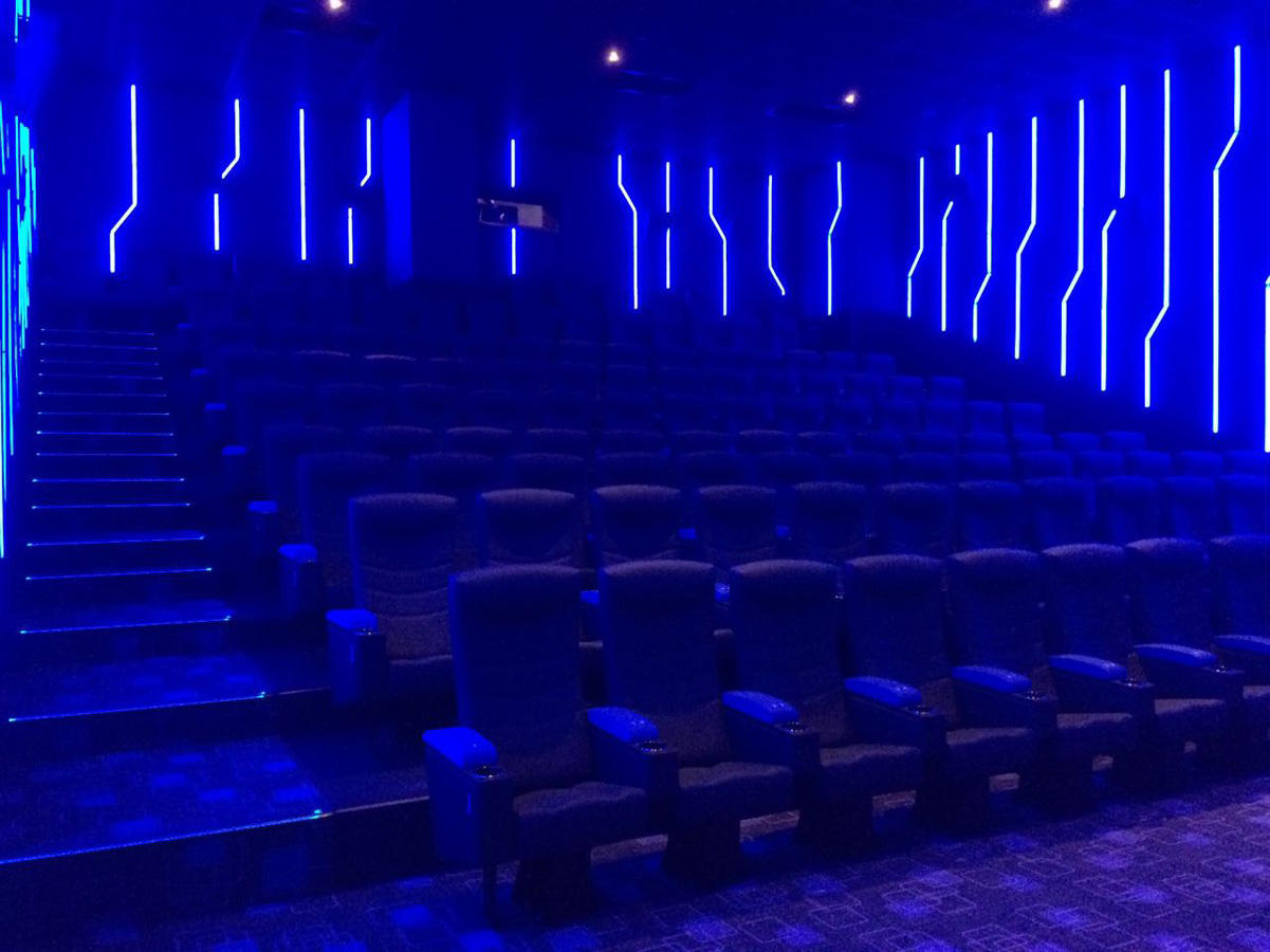 В Баку открылся кинотеатр "Азербайджан"