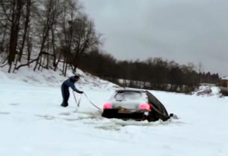 Как утопить зимой Toyota Land Cruiser 200 за три секунды