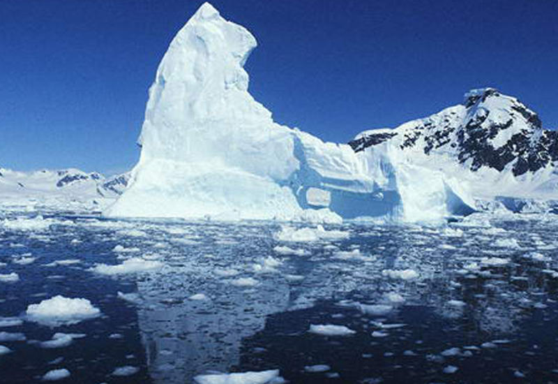 Раскрыто происхождение загадочного провала в Антарктиде