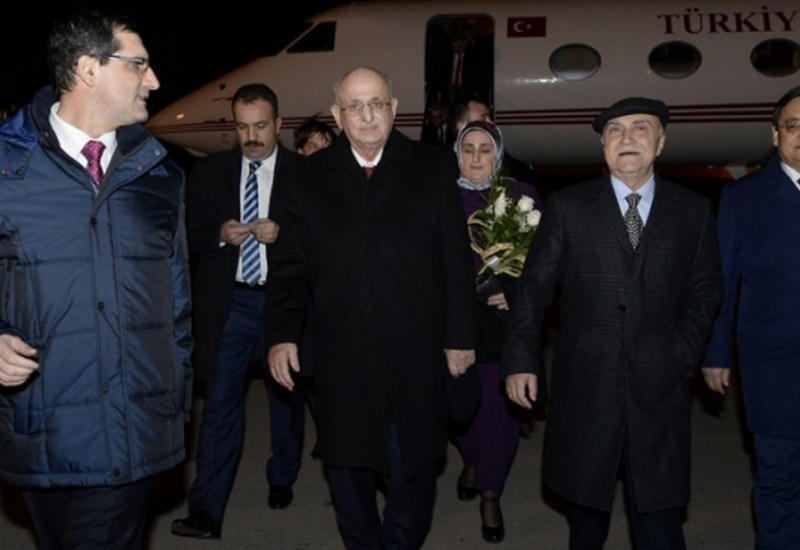 В Баку прибыл спикер парламента Турции