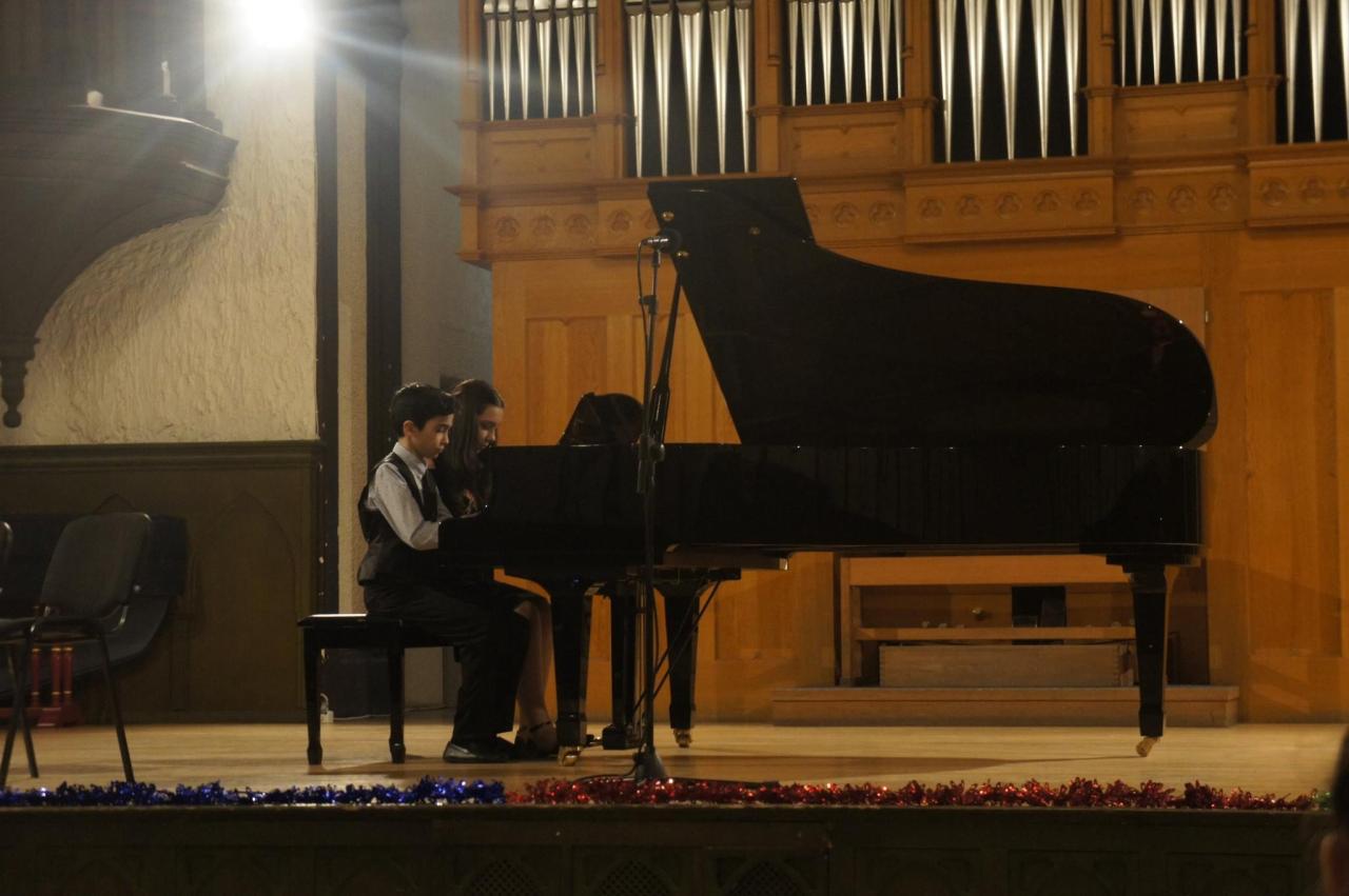 В Зале камерной и органной музыки проходит серия новогодних концертов