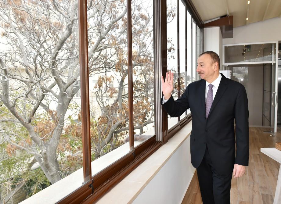 Президент Ильхам Алиев и его супруга Мехрибан Алиева приняли участие в открытии Театра марионеток в Ичеришехер