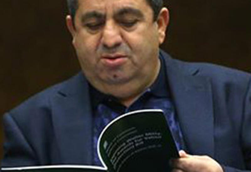 Армянский депутат грозил резать головы, а стал... посмешищем