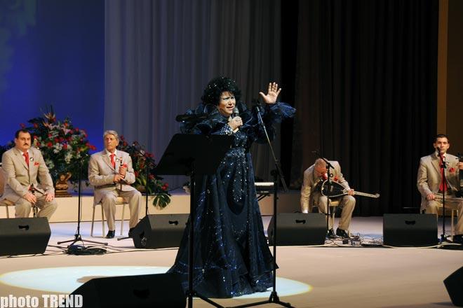 Легендарная исполнительница Зейнаб Ханларова отмечает юбилей