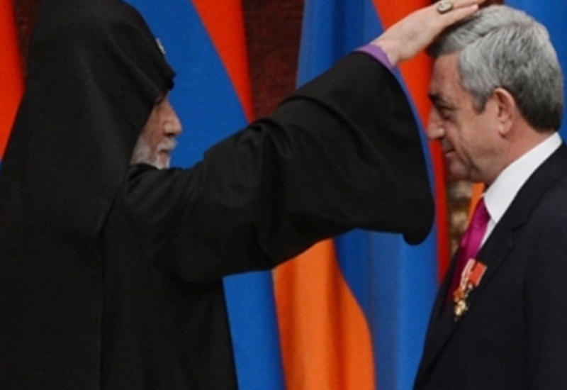 Католикос Гарегин продолжает дурачить армян