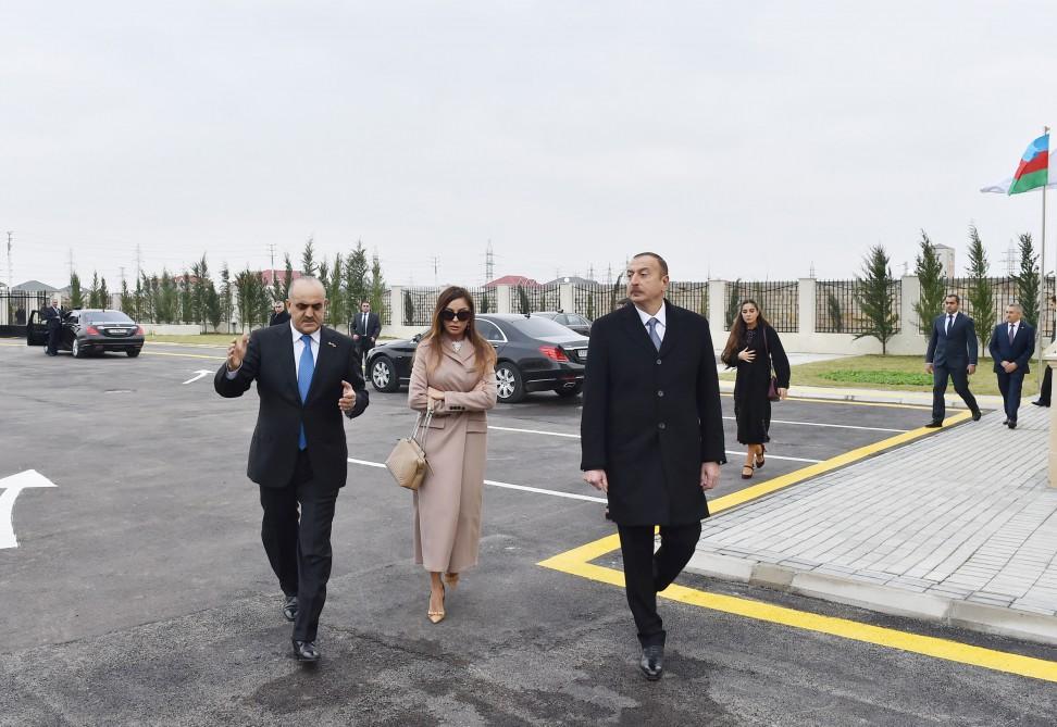 Президент Ильхам Алиев и его супруга Мехрибан Алиева приняли участие в открытии социальных приютов и реабилитационных центров в Баку