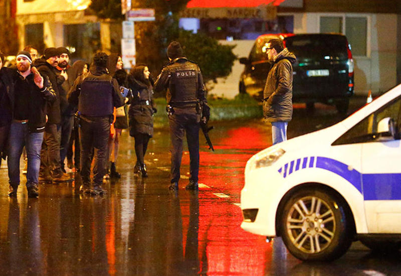 Очевидец теракта в Стамбуле: Выходить из клуба пришлось прямо по телам