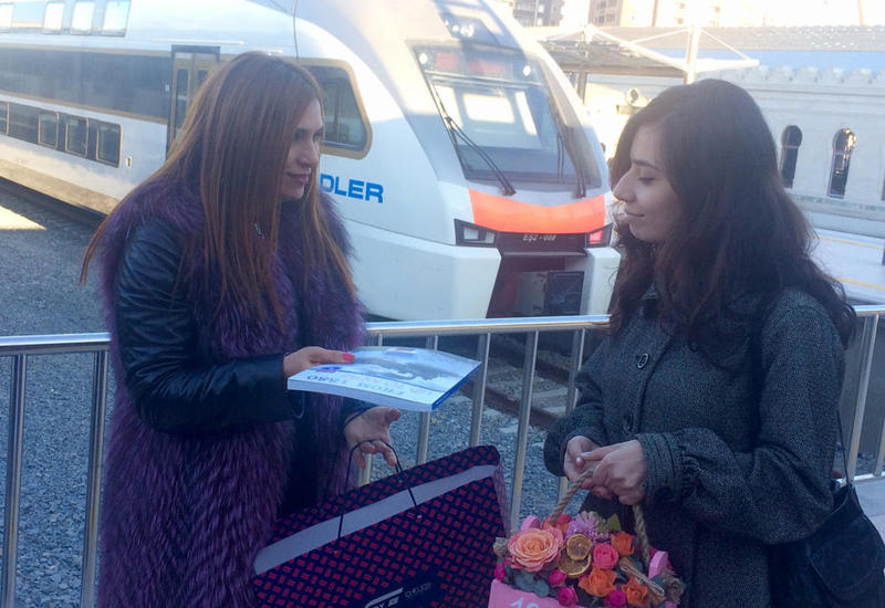 Миллионному пассажиру поезда Баку-Сумгайыт вручили подарки