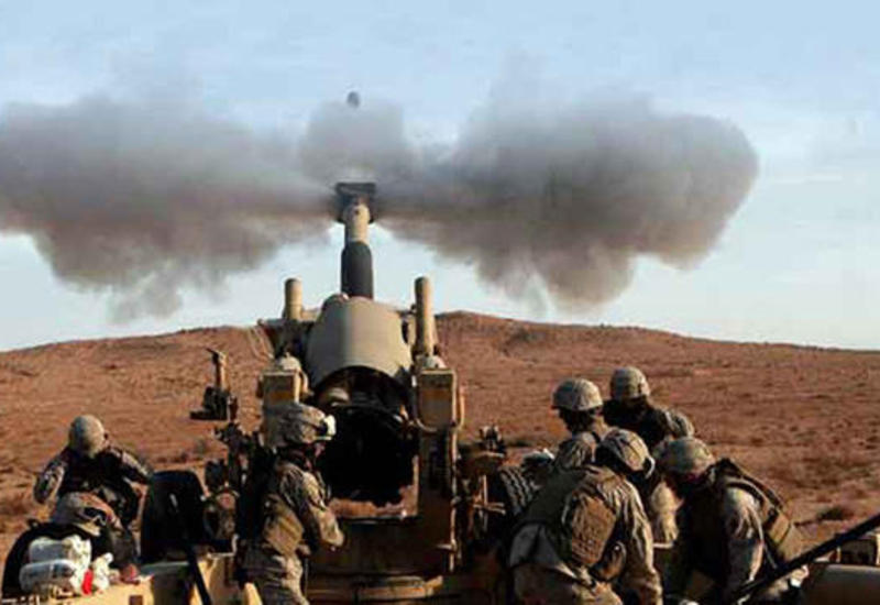 Турция стягивает военную технику к сирийской границе