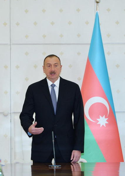 Под председательством Президента Ильхама Алиева прошло заседание Кабмина, посвященное итогам социально-экономического развития в 2016 году и предстоящим задачам