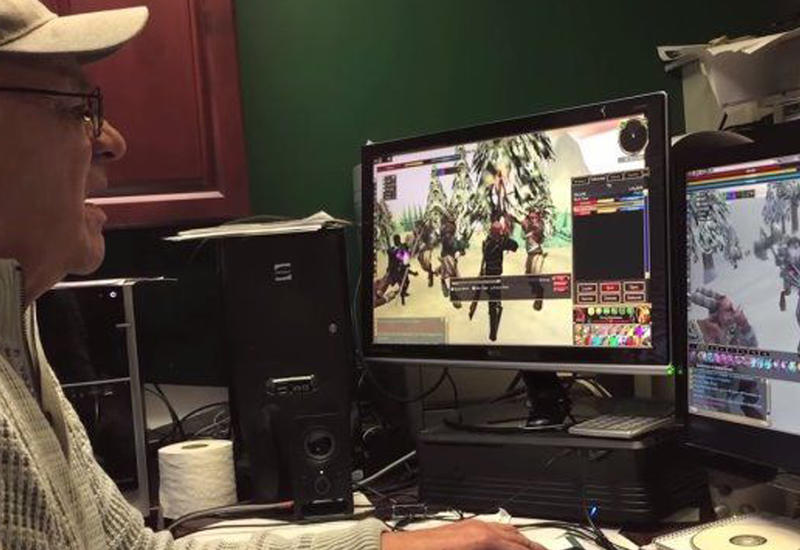 Дедушка геймер. Дед геймер. Дед геймер. Старик игроман. Дед геймер рисунок.