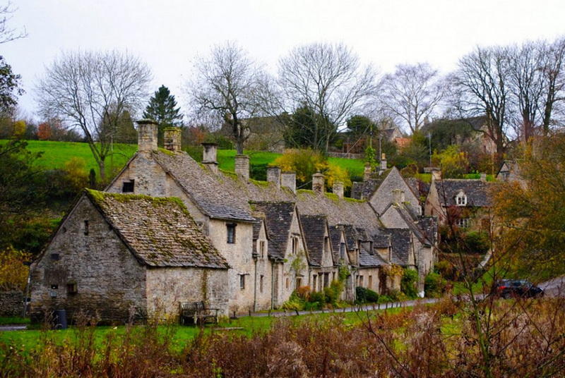 Байбери – деревня, изображенная в британских паспортах