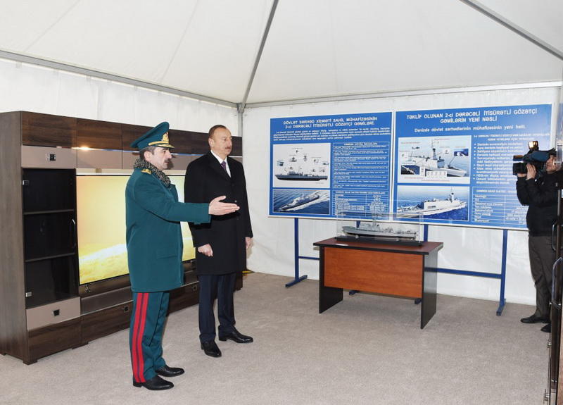 Президент Ильхам Алиев ознакомился с кораблем "Туфан" и новой спецтехникой Береговой охраны Госпогранслужбы