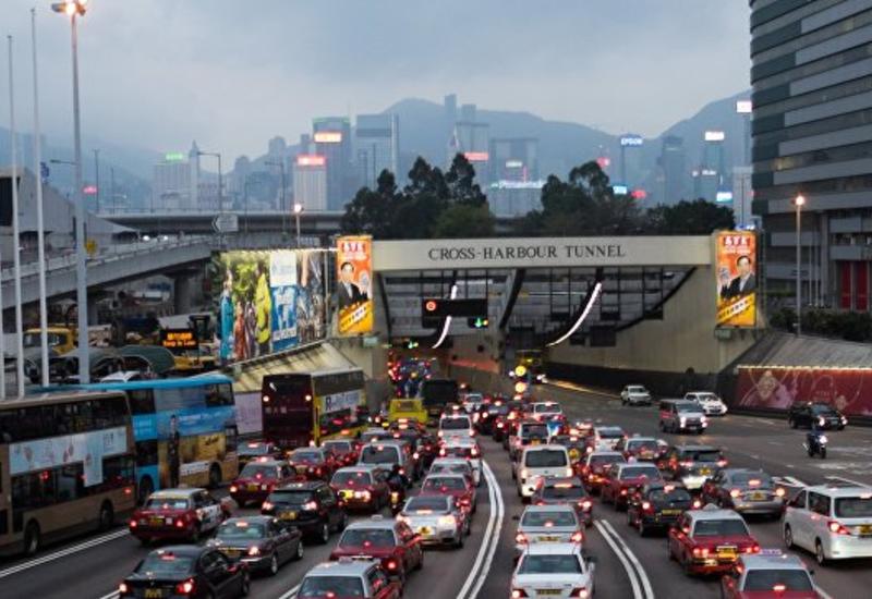 В Гонконге перевернулся двухэтажный автобус, один человек погиб