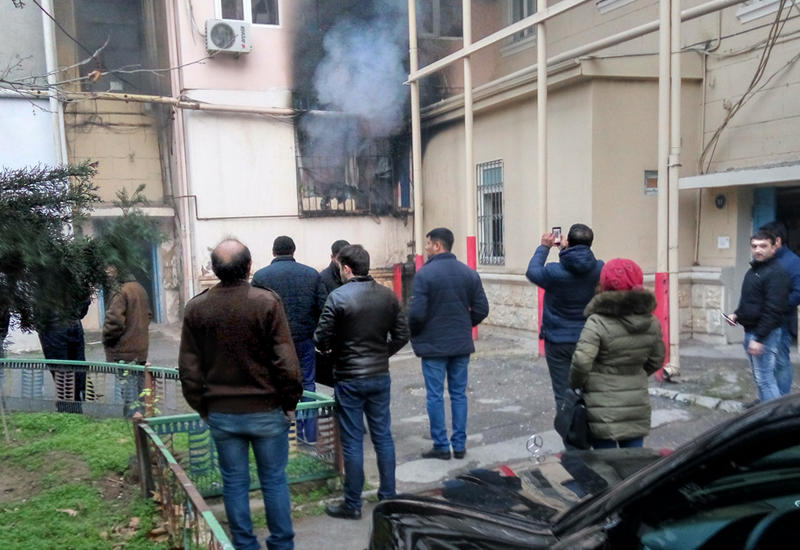 Пожар в бакинском кафе, есть пострадавшие