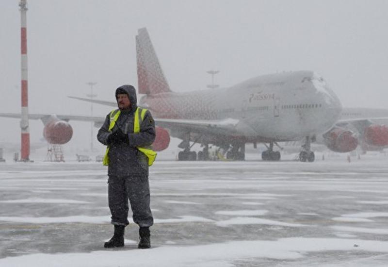 В московских аэропортах отменены десятки авиарейсов