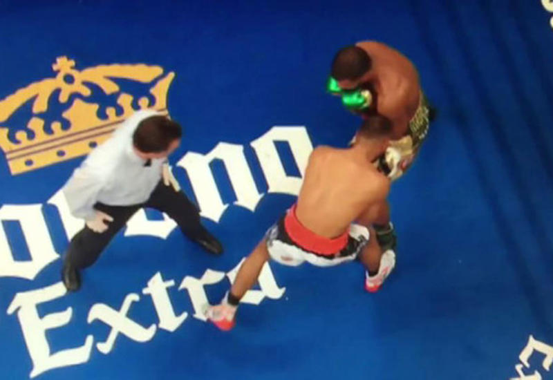 В Нью-Йорке боксер почти нокаутировал судью во время титульного боя