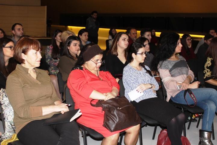 В Музее ковра обсудили вопросы зарождения ковроткачества в Азербайджане