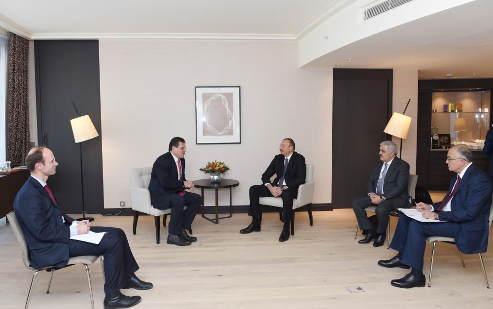 Президент Ильхам Алиев встретился в Давосе с вице-президентом Еврокомиссии по энергосоюзу