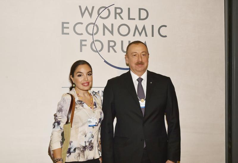 Вице-президент Фонда Гейдара Алиева Лейла Алиева посетила Конгресс-центр, в котором проводится Всемирный экономический форум