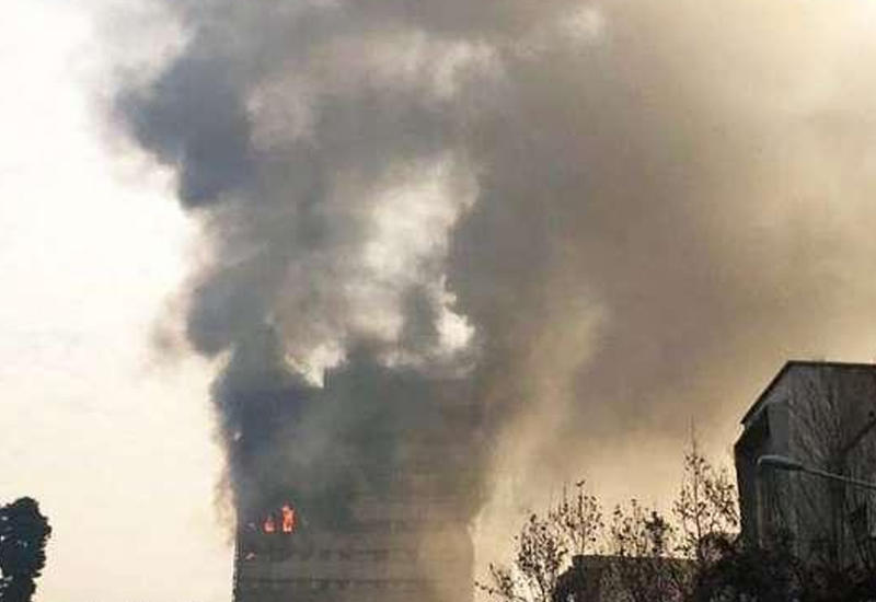В Иране обрушился 17-этажный торговый центр, десятки погибших