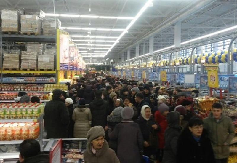 В Татарстане устроили жуткую давку в торговом центре из-за розыгрыша призов