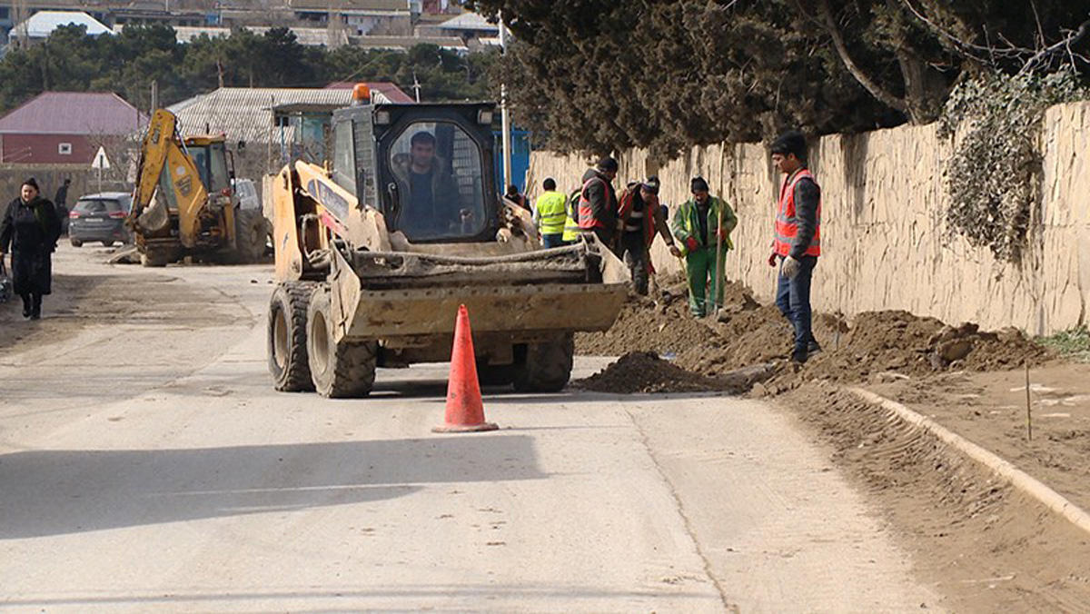 Ремонтируется одна из дорог в Абшеронском районе