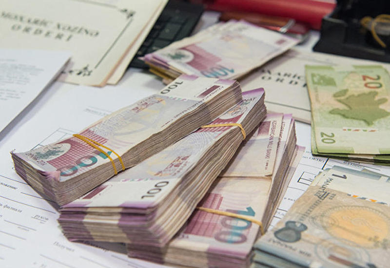 Высокопоставленного чиновника ИВ Баку обманули на 170 тысяч