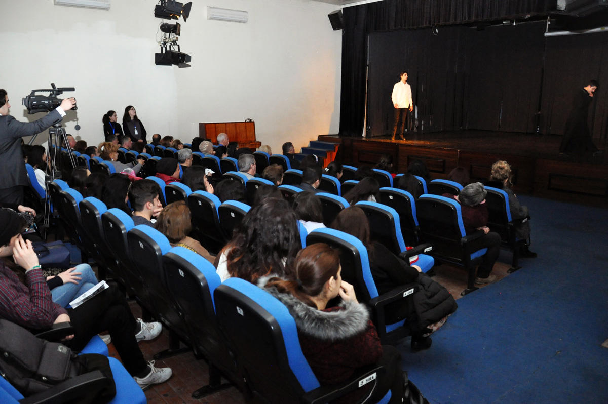 Азербайджанские студенты представили историю любви Шекспира