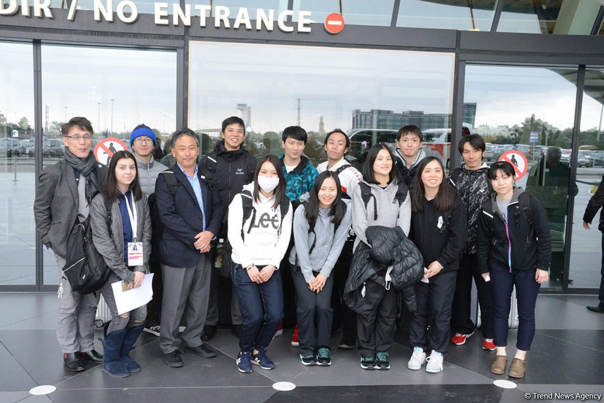 Делегация из Японии прибыла в Баку для участия в Кубке мира по прыжкам на батуте и тамблингу
