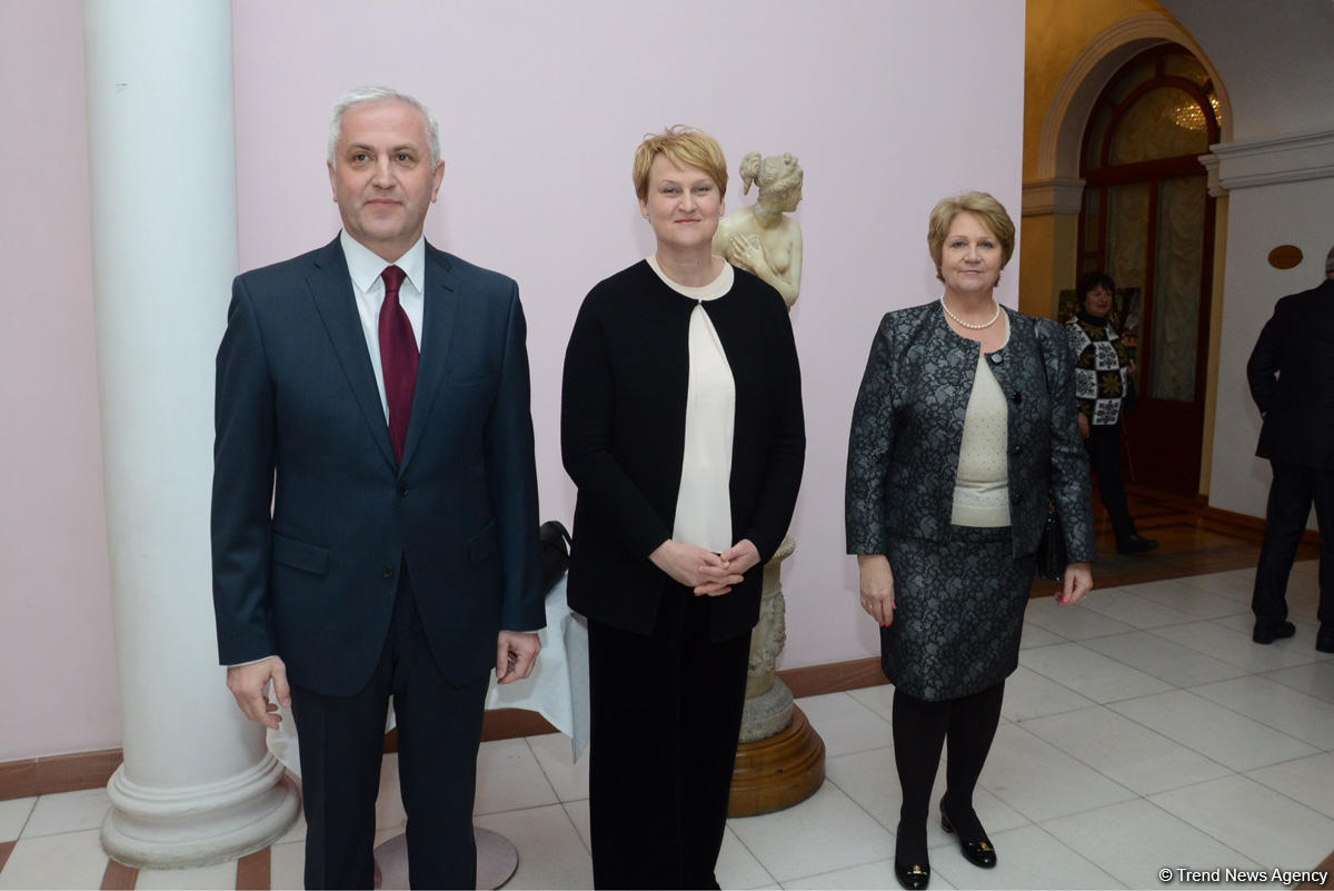 В Баку празднуют 99-ю годовщину восстановления Литовского государства
