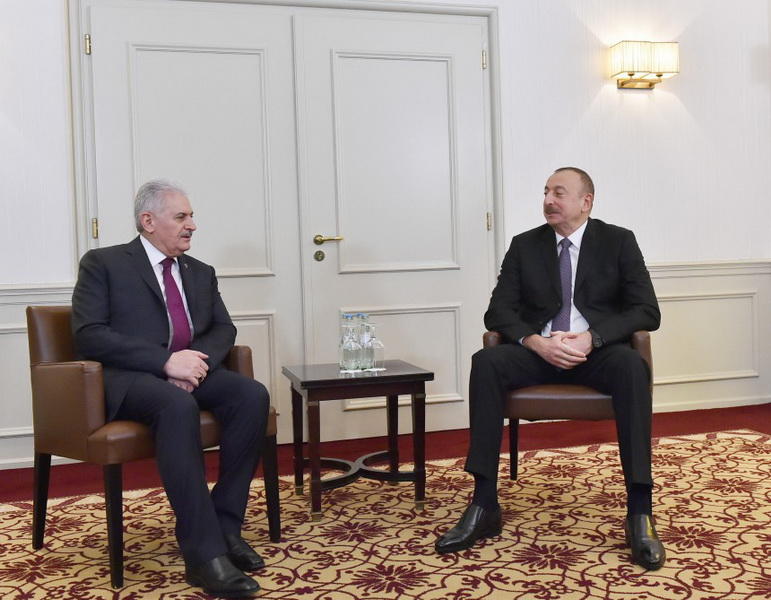 Президент Ильхам Алиев встретился в Мюнхене с премьер-министром Турции Бинали Йылдырымом