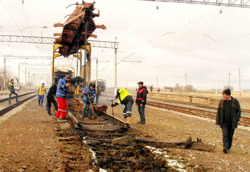 Продолжается ремонт железной дороги Баку-Беюк Кесик