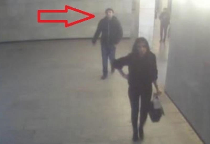В бакинском метро мужчина, укравший у девушки сумку с деньгами, попал на камеру