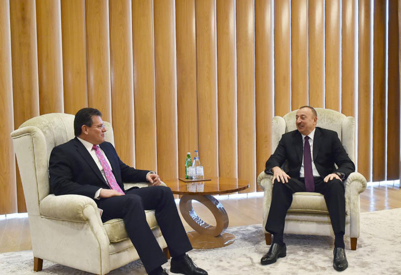 Президент Ильхам Алиев встретился с Марошом Шевчовичем
