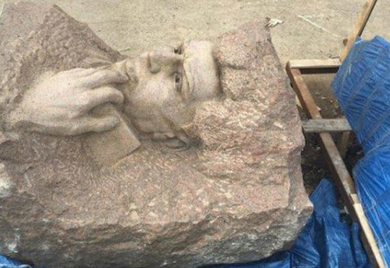 "Азеравтойол" о судьбе демонтированного памятника Микаила Мушфига