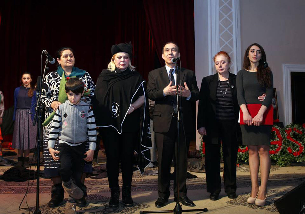 Детский театр-студия "Гюнай" представила спектакль "Ходжалы"