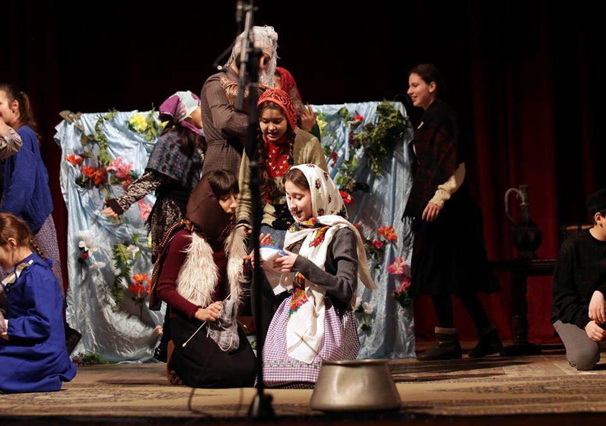 Детский театр-студия "Гюнай" представила спектакль "Ходжалы"