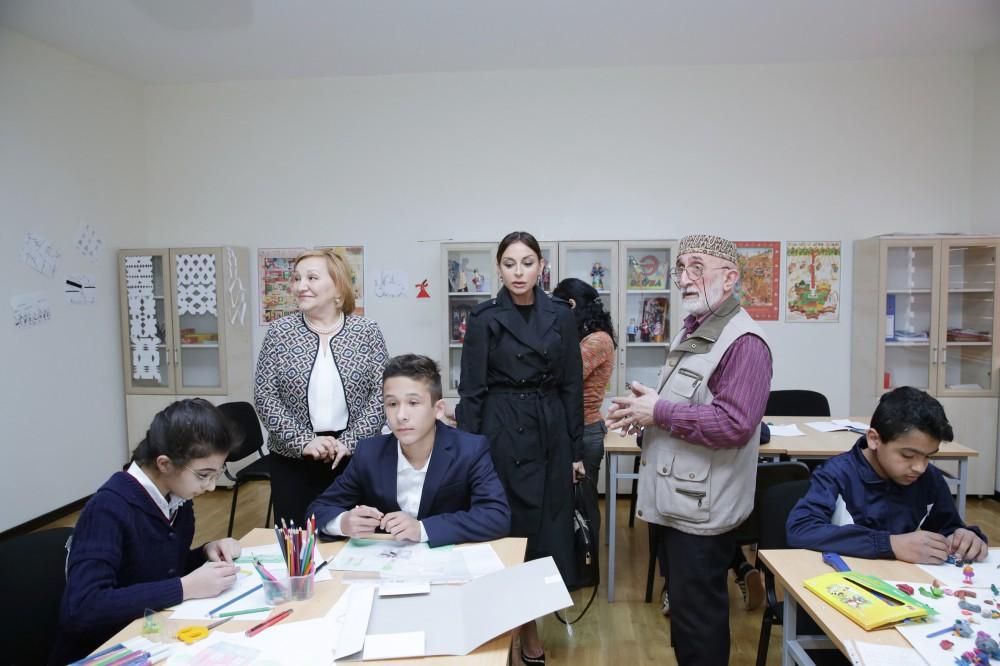 Первый вице-президент Азербайджана Мехрибан Алиева приняла участие в открытии после реконструкции школы-интерната в поселке Бильгя