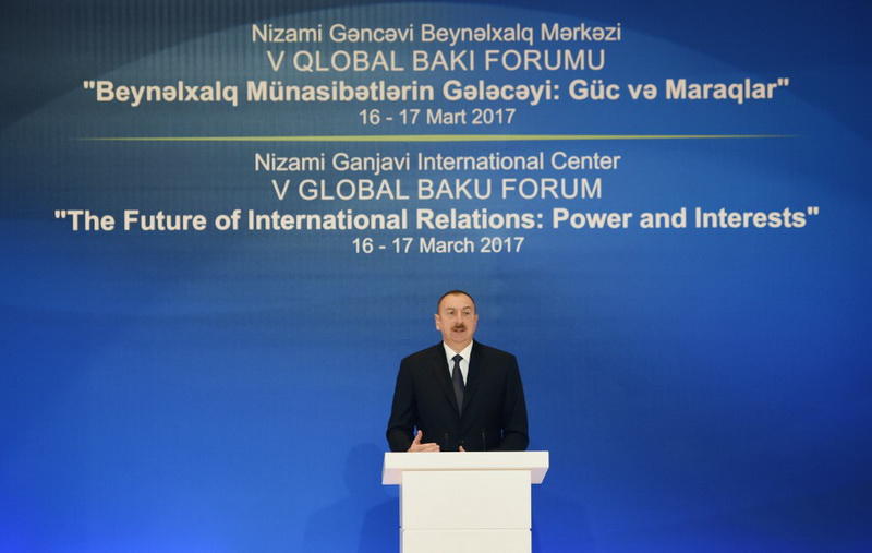 Президент Азербайджана Ильхам Алиев и Первая леди Мехрибан Алиева приняли участие в V Глобальном Бакинском форуме