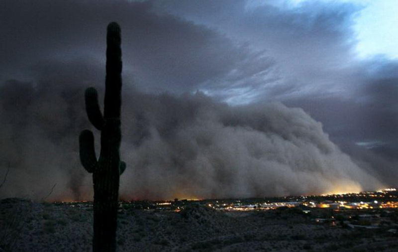 Пугающая песчаная буря в Аризоне