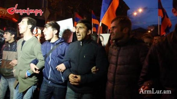 Акция протеста в Ереване: стычки между демонстрантами и полицейскими