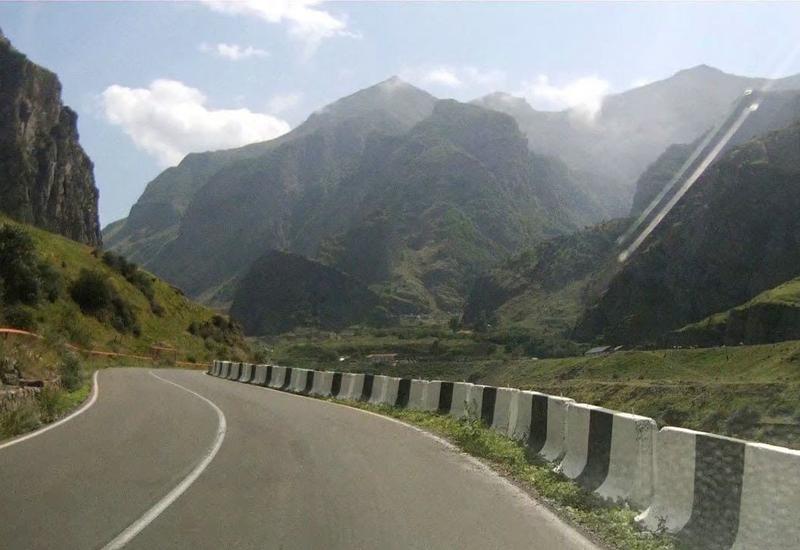 В Грузии запрещено движение транспорта в направлении Армении