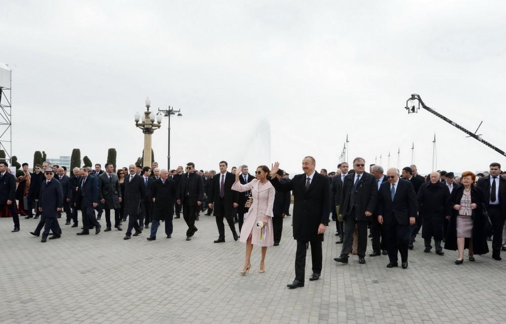 Президент Ильхам Алиев и Первая леди Мехрибан Алиева приняли участие во всенародных празднествах по случаю Новруза