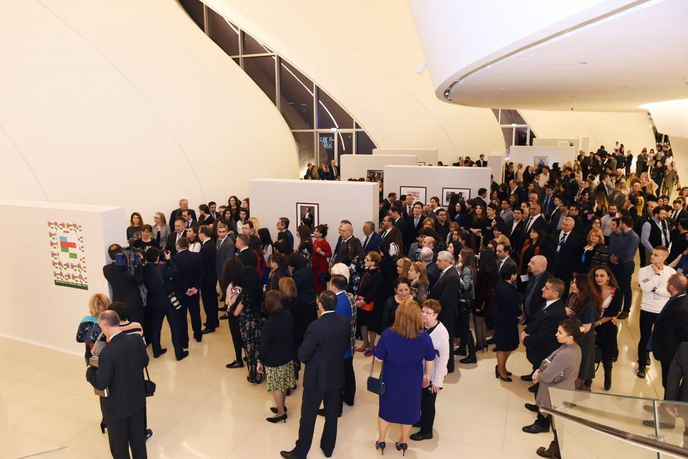 Первый вице-президент Мехрибан Алиева приняла участие в открытии выставки в рамках "Дней Венгрии в Азербайджане"