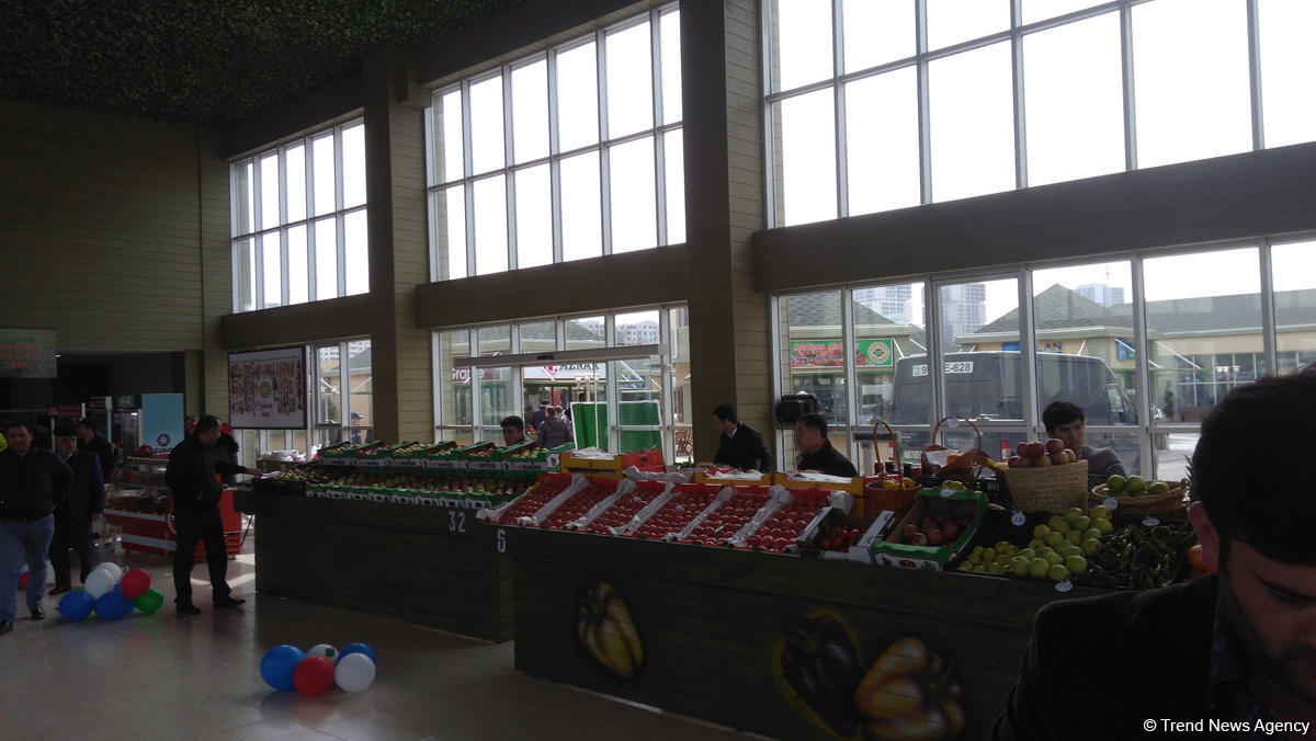 В Баку открылся "Зеленый маркет" с выгодными ценами